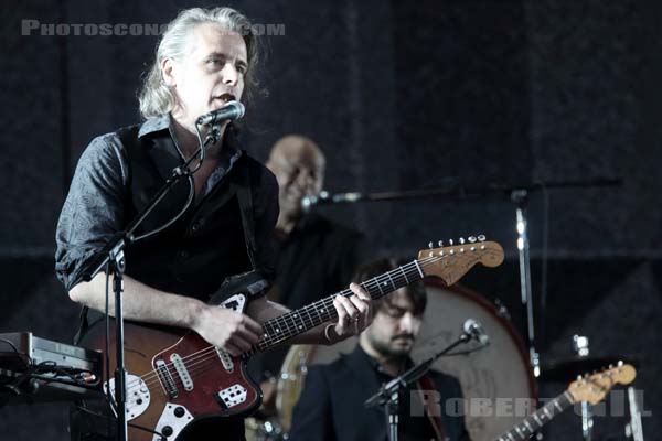 PJ HARVEY - 2016-07-03 - HEROUVILLE SAINT CLAIR - Chateau de Beauregard - Scene Beauregard - 